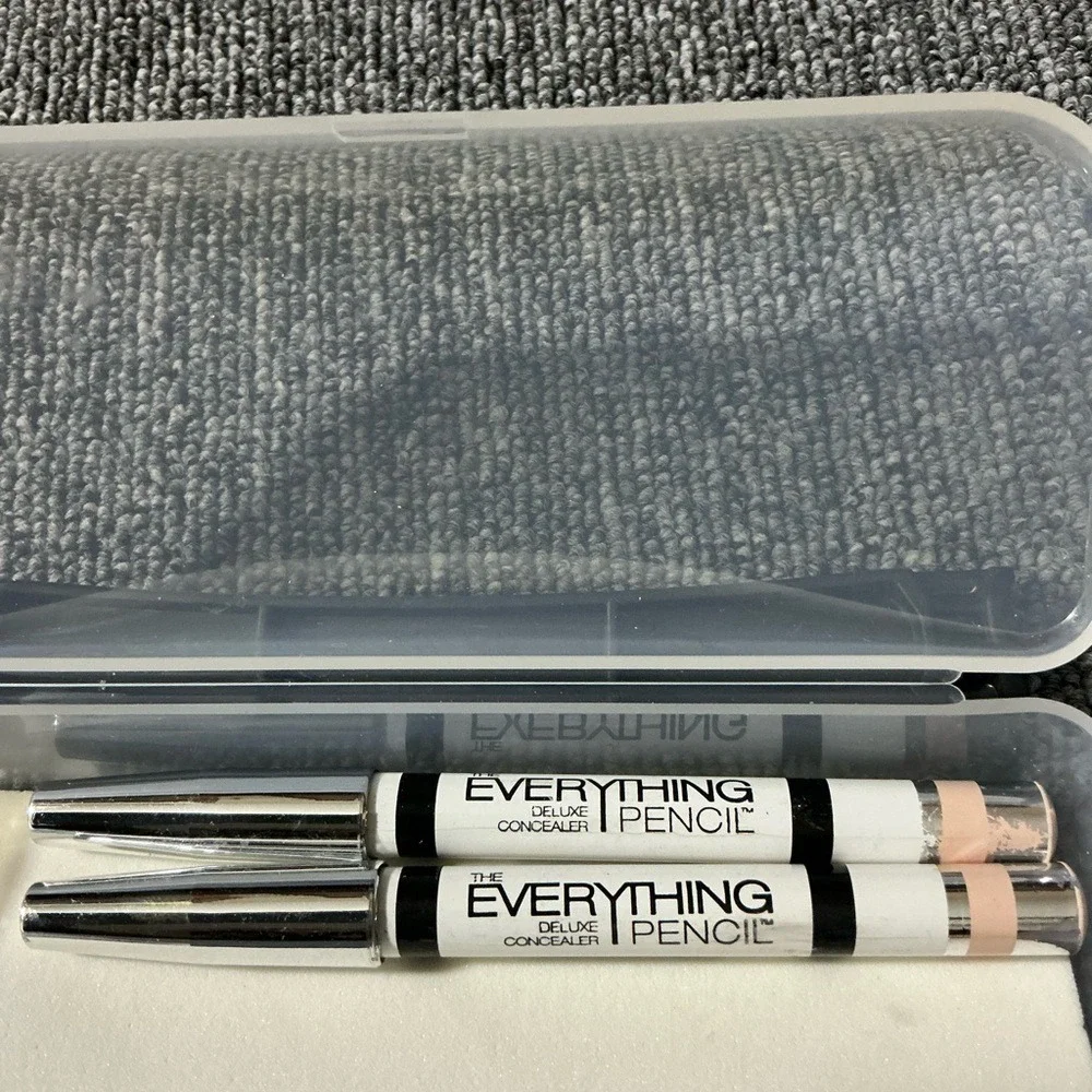 The Everything Pencil Concealer set of‎ 2